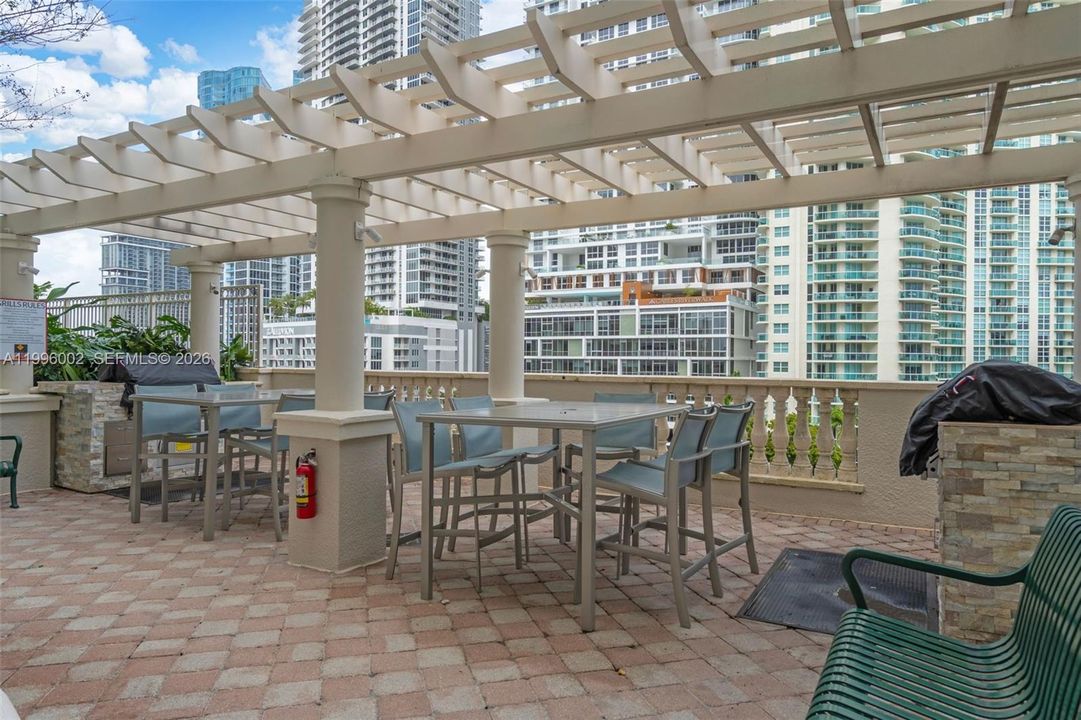 Active With Contract: $499,000 (2 beds, 2 baths, 1379 Square Feet)