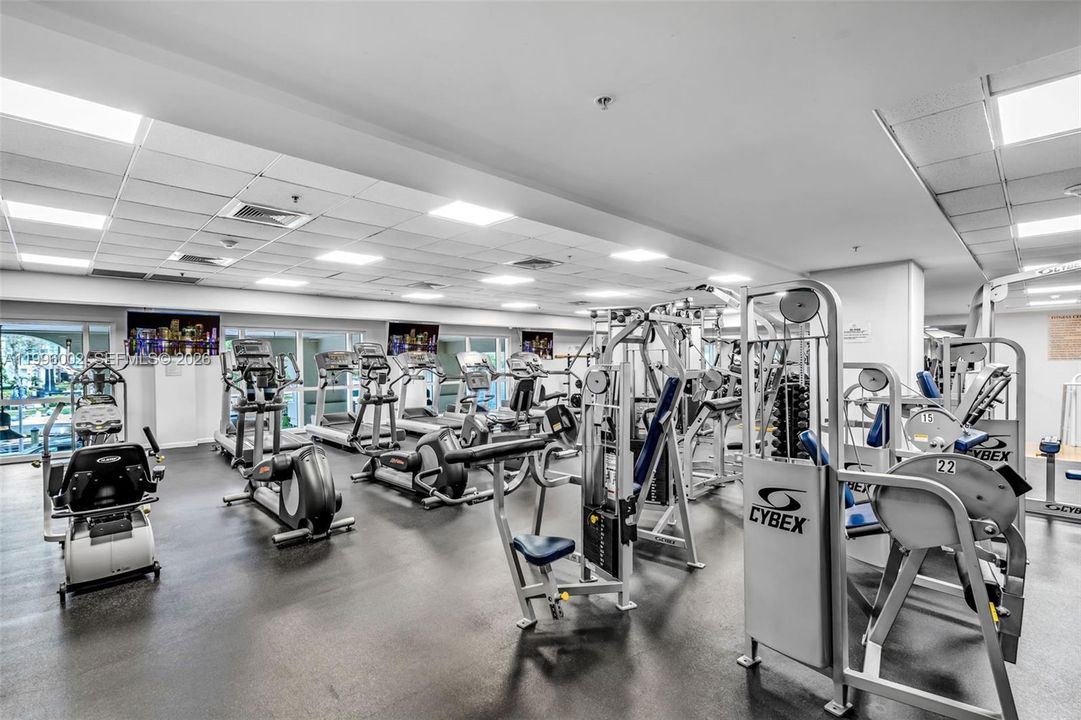 Active With Contract: $499,000 (2 beds, 2 baths, 1379 Square Feet)