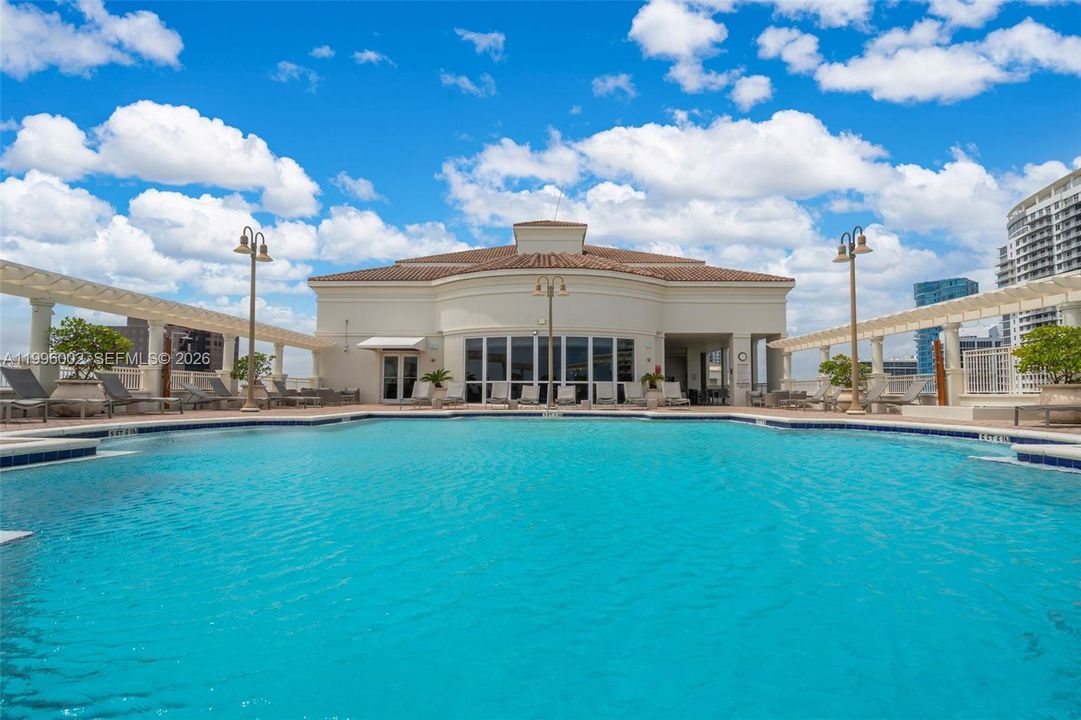 Active With Contract: $499,000 (2 beds, 2 baths, 1379 Square Feet)