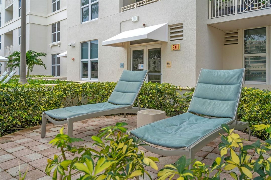Active With Contract: $499,000 (2 beds, 2 baths, 1379 Square Feet)