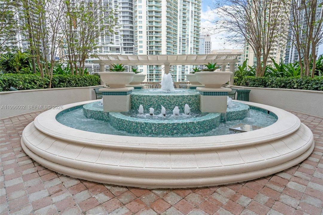 Active With Contract: $499,000 (2 beds, 2 baths, 1379 Square Feet)