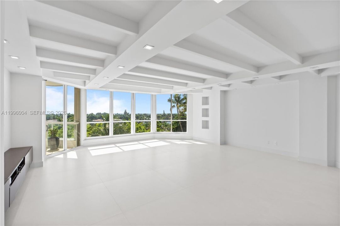 Activo con contrato: $1,345,000 (3 camas, 3 baños, 2640 Pies cuadrados)