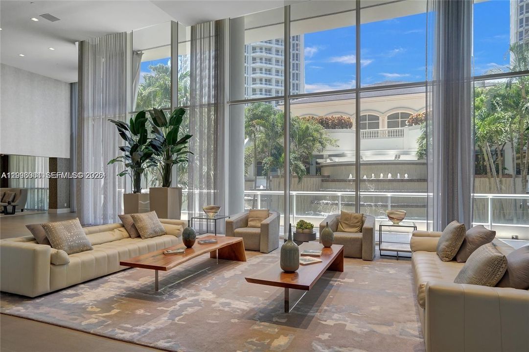 Activo con contrato: $1,345,000 (3 camas, 3 baños, 2640 Pies cuadrados)