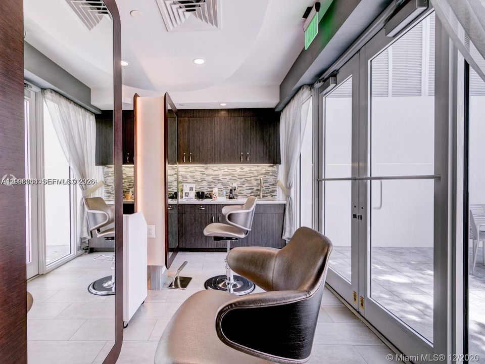 Activo con contrato: $1,345,000 (3 camas, 3 baños, 2640 Pies cuadrados)