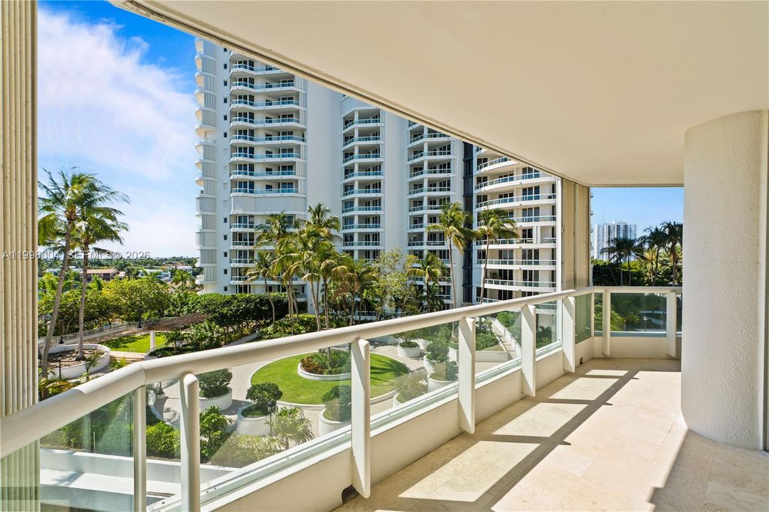 Activo con contrato: $1,345,000 (3 camas, 3 baños, 2640 Pies cuadrados)