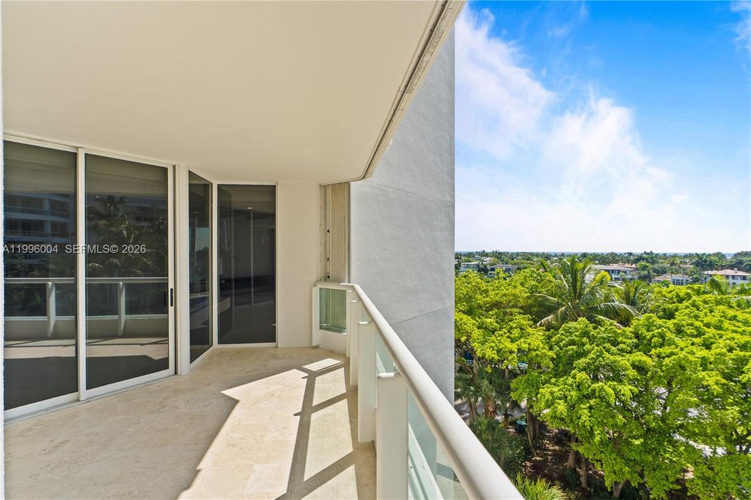 Activo con contrato: $1,345,000 (3 camas, 3 baños, 2640 Pies cuadrados)