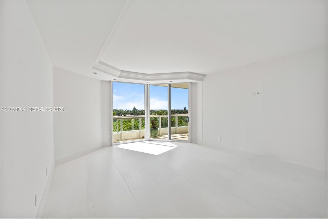 Activo con contrato: $1,345,000 (3 camas, 3 baños, 2640 Pies cuadrados)