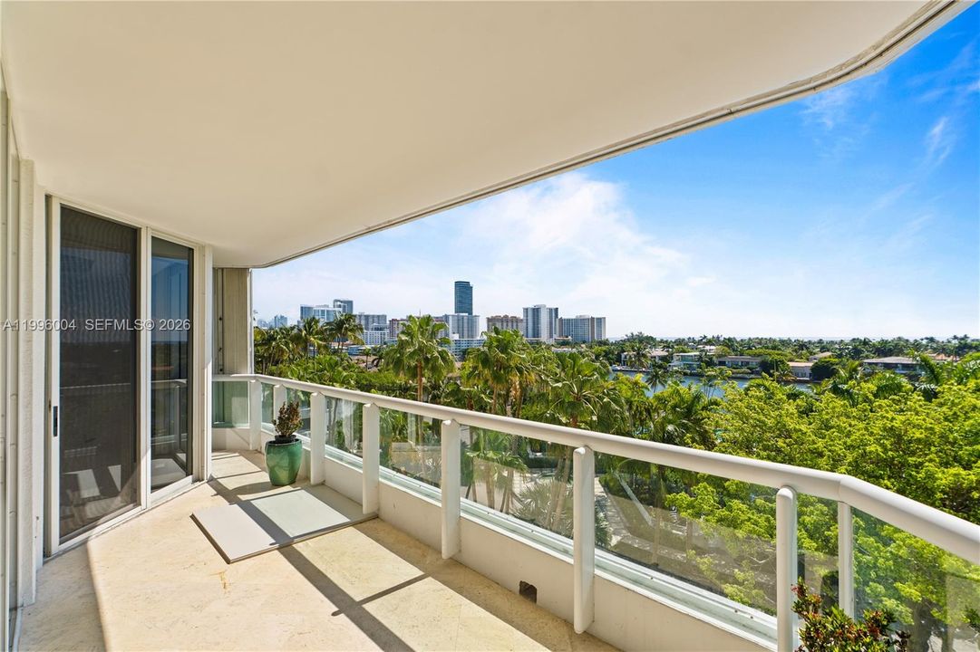 Activo con contrato: $1,345,000 (3 camas, 3 baños, 2640 Pies cuadrados)