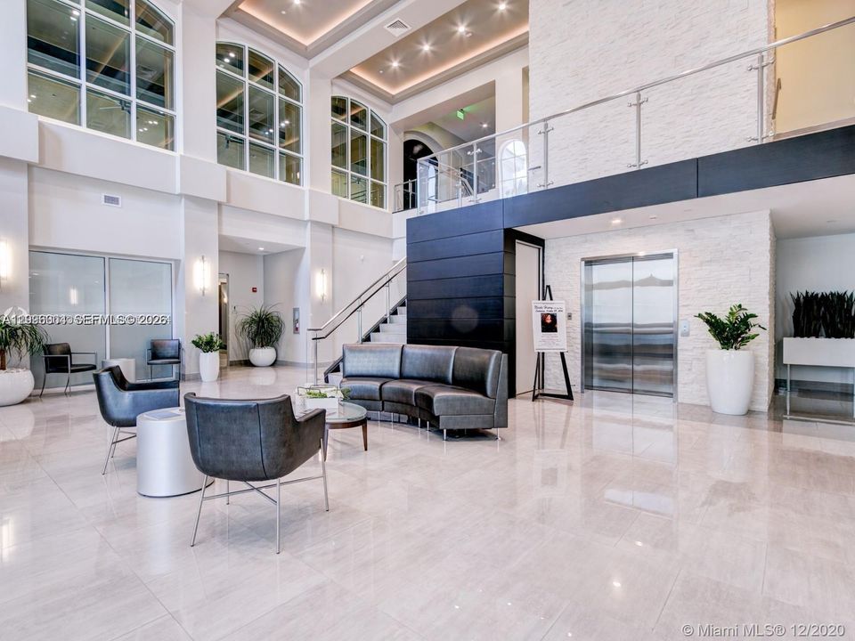 Activo con contrato: $1,345,000 (3 camas, 3 baños, 2640 Pies cuadrados)