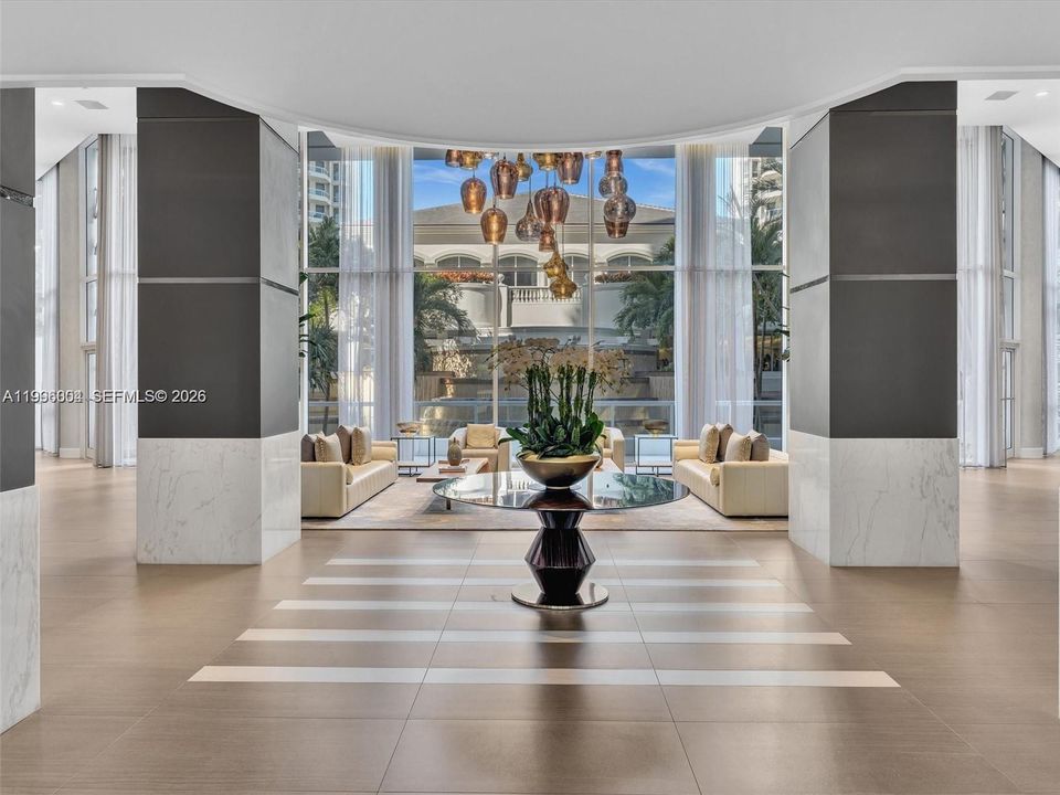 Activo con contrato: $1,345,000 (3 camas, 3 baños, 2640 Pies cuadrados)