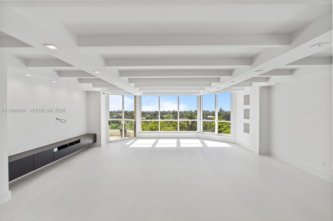 Activo con contrato: $1,345,000 (3 camas, 3 baños, 2640 Pies cuadrados)