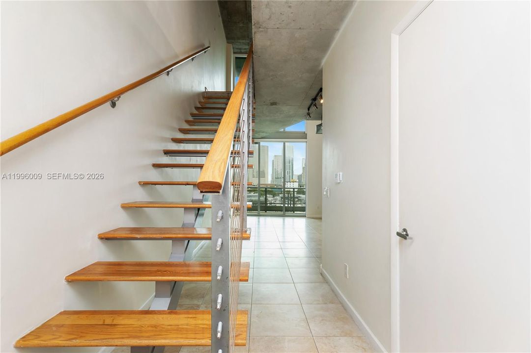 出租: $2,850 (1 贝兹, 1 浴室, 795 平方英尺)