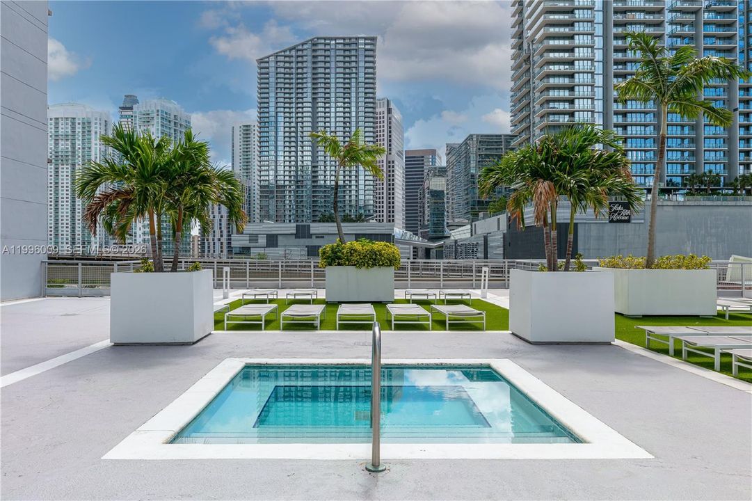 出租: $2,850 (1 贝兹, 1 浴室, 795 平方英尺)