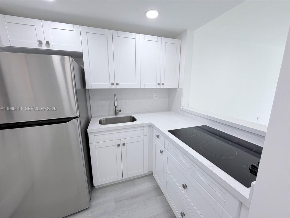 For Sale: $172,180 (1 beds, 1 baths, 768 Square Feet)