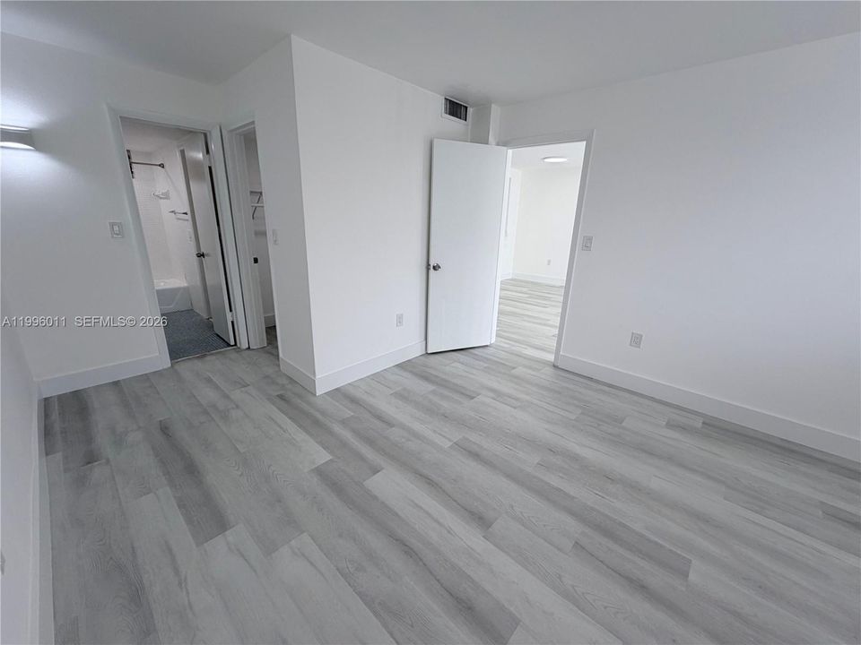 For Sale: $172,180 (1 beds, 1 baths, 768 Square Feet)