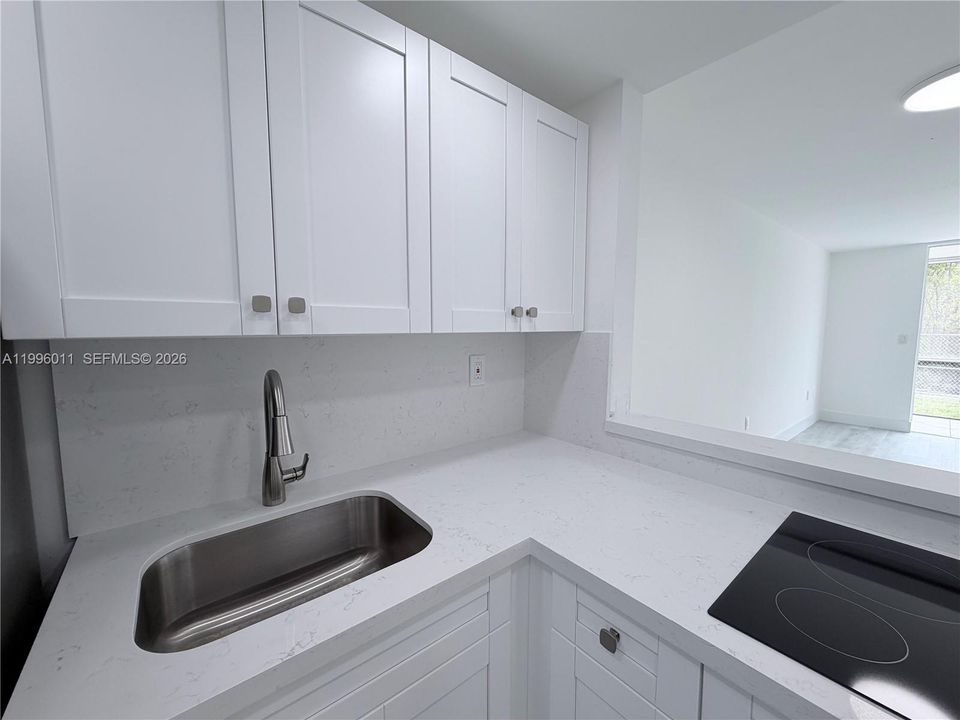 For Sale: $172,180 (1 beds, 1 baths, 768 Square Feet)