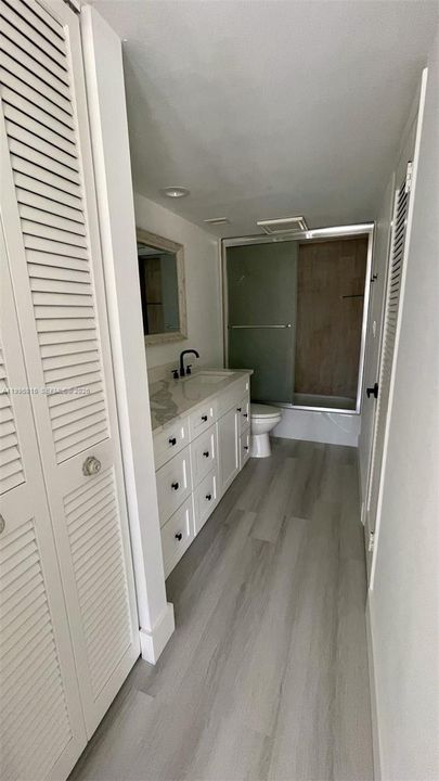 В аренду: $2,200 (1 спален, 1 ванн, 890 Квадратных фут)