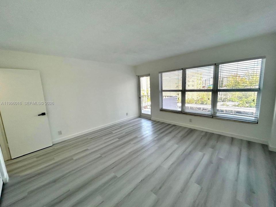 В аренду: $2,200 (1 спален, 1 ванн, 890 Квадратных фут)