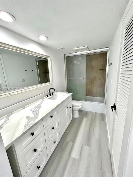 В аренду: $2,200 (1 спален, 1 ванн, 890 Квадратных фут)