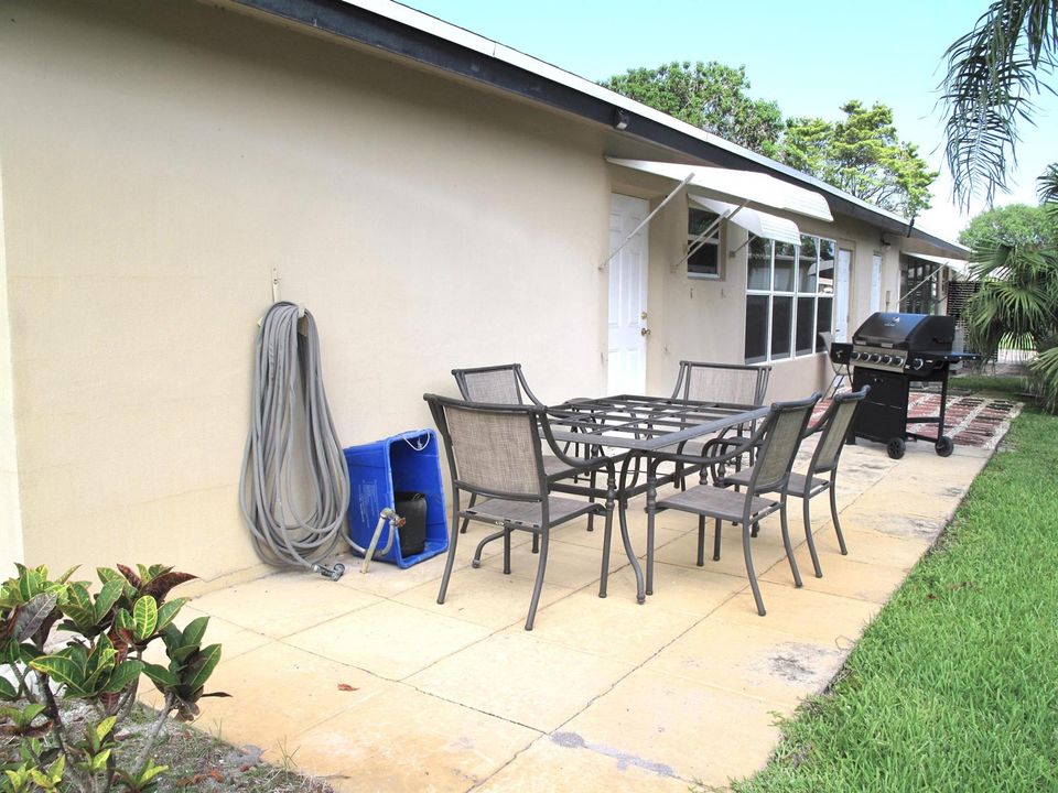Back yard and patio view (1)