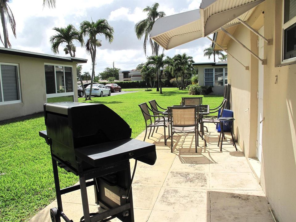 Back yard and patio view (3)