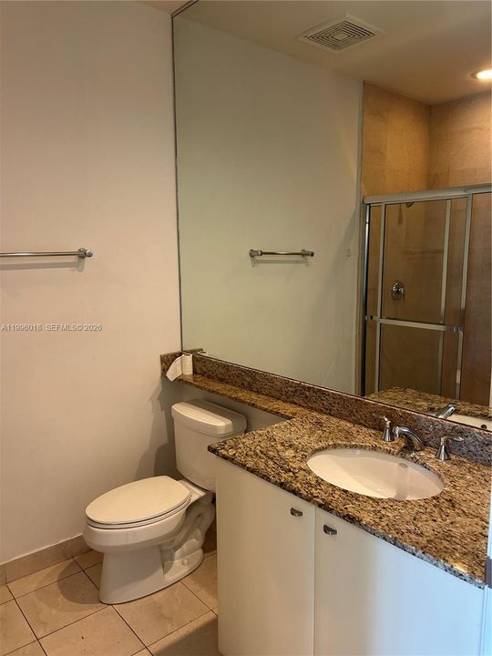Activo con contrato: $2,750 (2 camas, 2 baños, 1000 Pies cuadrados)