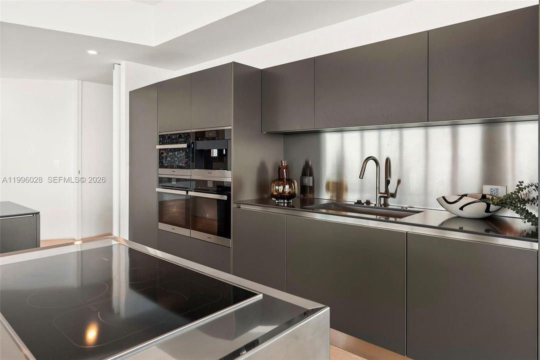 На продажу: $22,000,000 (5 спален, 4 ванн, 2508 Квадратных фут)