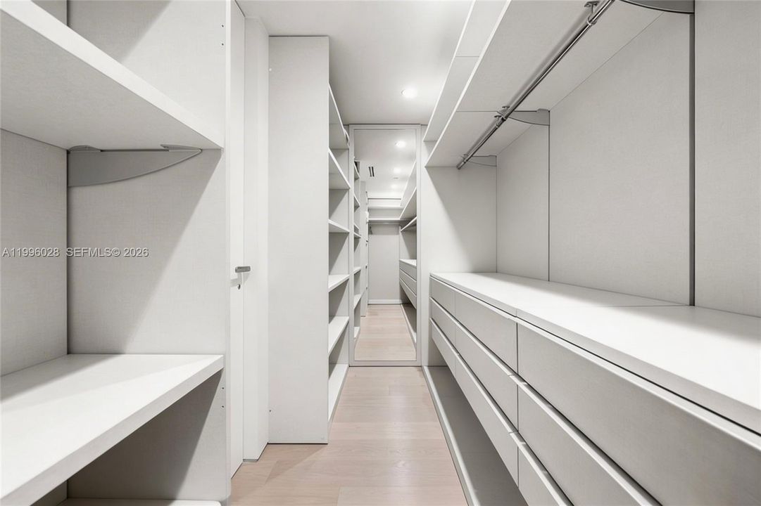 На продажу: $22,000,000 (5 спален, 4 ванн, 2508 Квадратных фут)