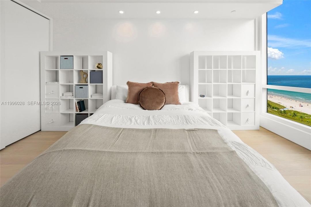 На продажу: $22,000,000 (5 спален, 4 ванн, 2508 Квадратных фут)