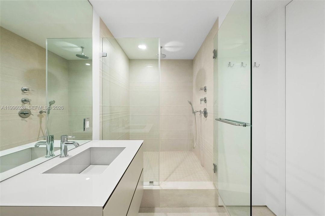 На продажу: $22,000,000 (5 спален, 4 ванн, 2508 Квадратных фут)