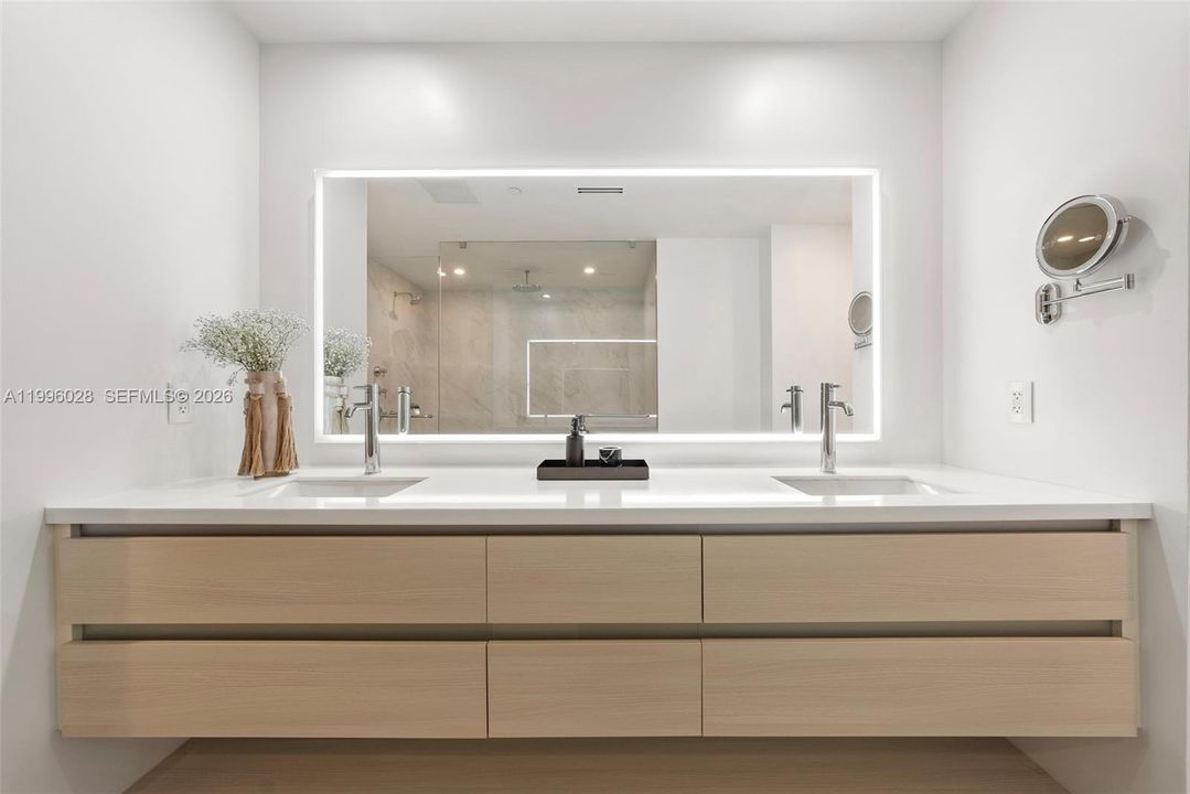 На продажу: $22,000,000 (5 спален, 4 ванн, 2508 Квадратных фут)