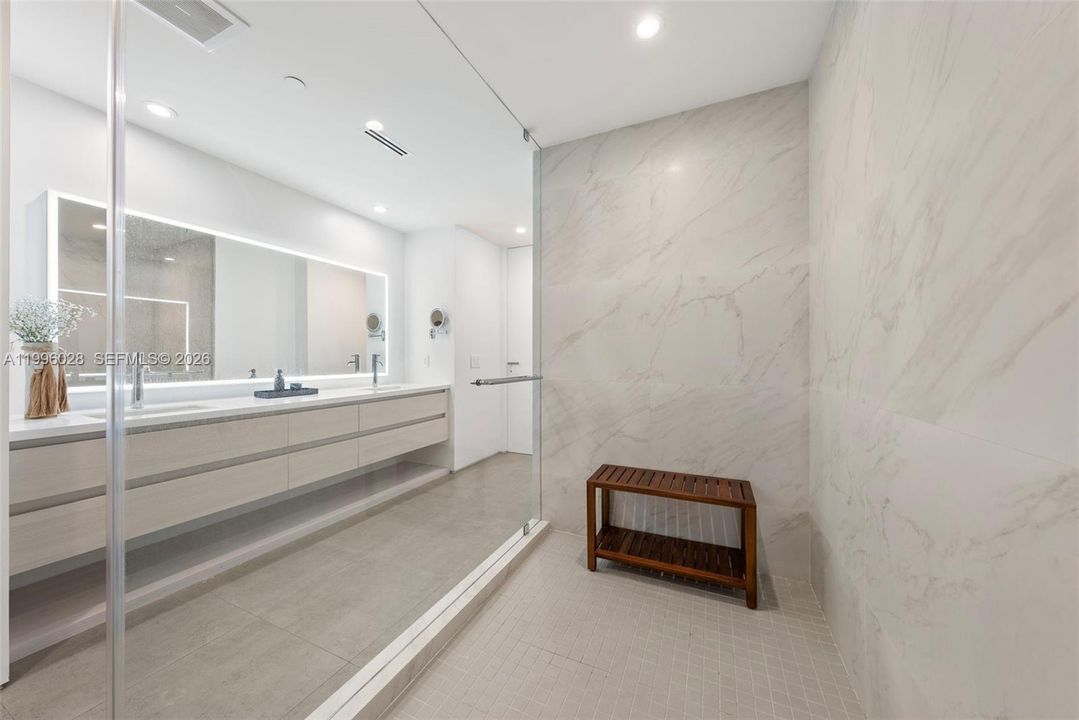 На продажу: $22,000,000 (5 спален, 4 ванн, 2508 Квадратных фут)