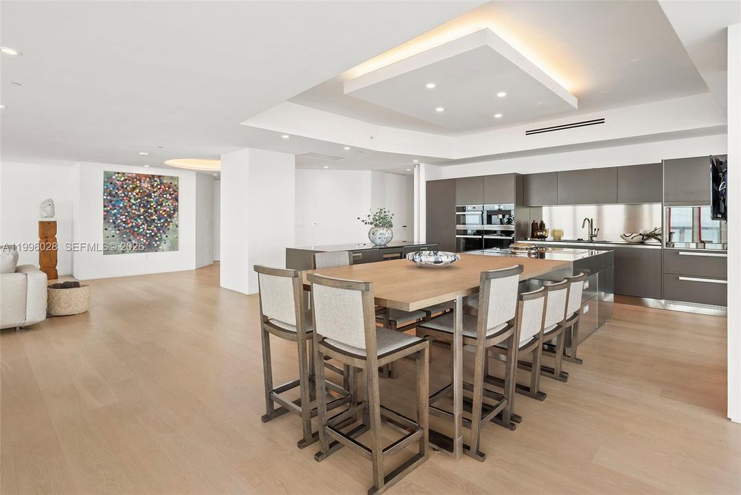 На продажу: $22,000,000 (5 спален, 4 ванн, 2508 Квадратных фут)