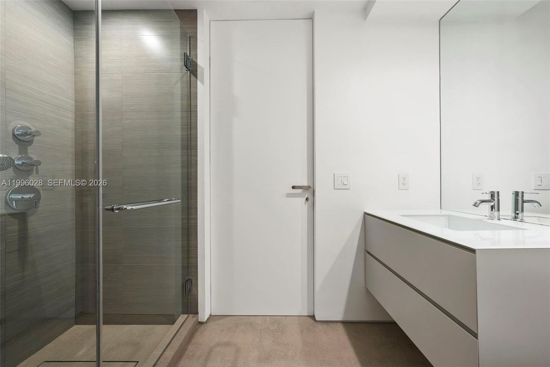 На продажу: $22,000,000 (5 спален, 4 ванн, 2508 Квадратных фут)