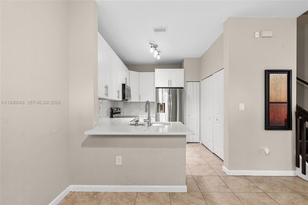 En Venta: $319,998 (2 camas, 2 baños, 1104 Pies cuadrados)