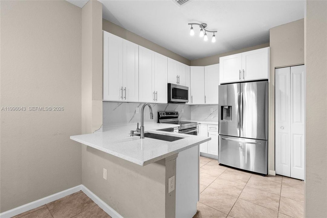 En Venta: $319,998 (2 camas, 2 baños, 1104 Pies cuadrados)
