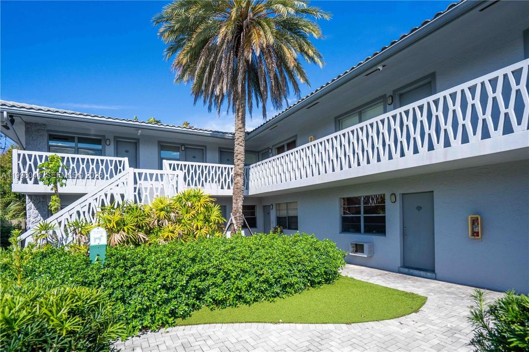 Active With Contract: $1,150 (0 beds, 1 baths, 248 Square Feet)