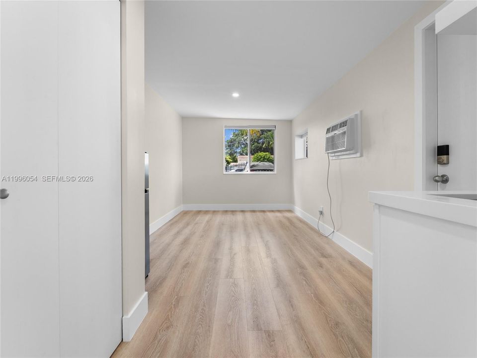 For Rent: $1,500 (1 beds, 1 baths, 1903 Square Feet)