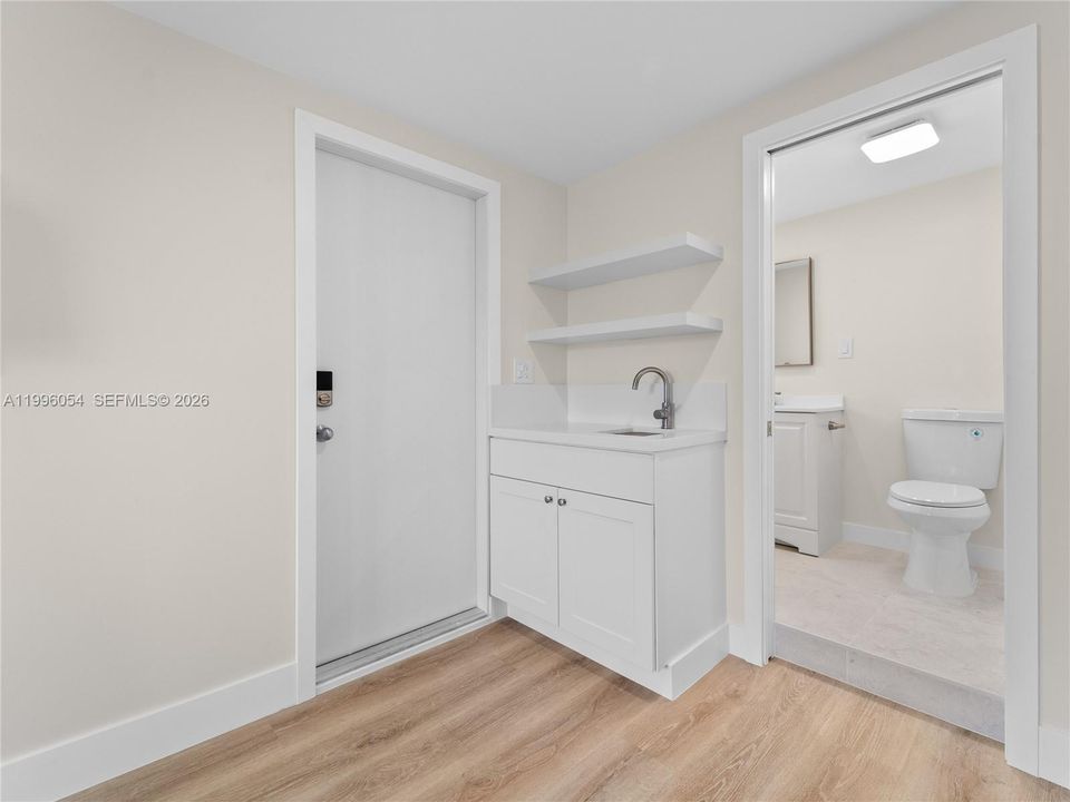 For Rent: $1,500 (1 beds, 1 baths, 1903 Square Feet)