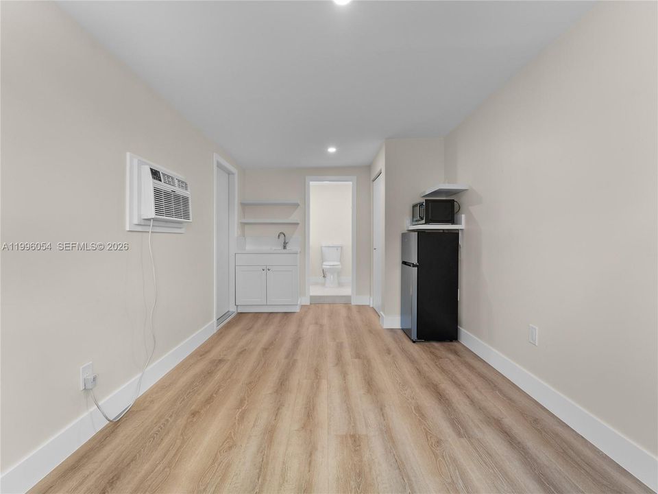 For Rent: $1,500 (1 beds, 1 baths, 1903 Square Feet)