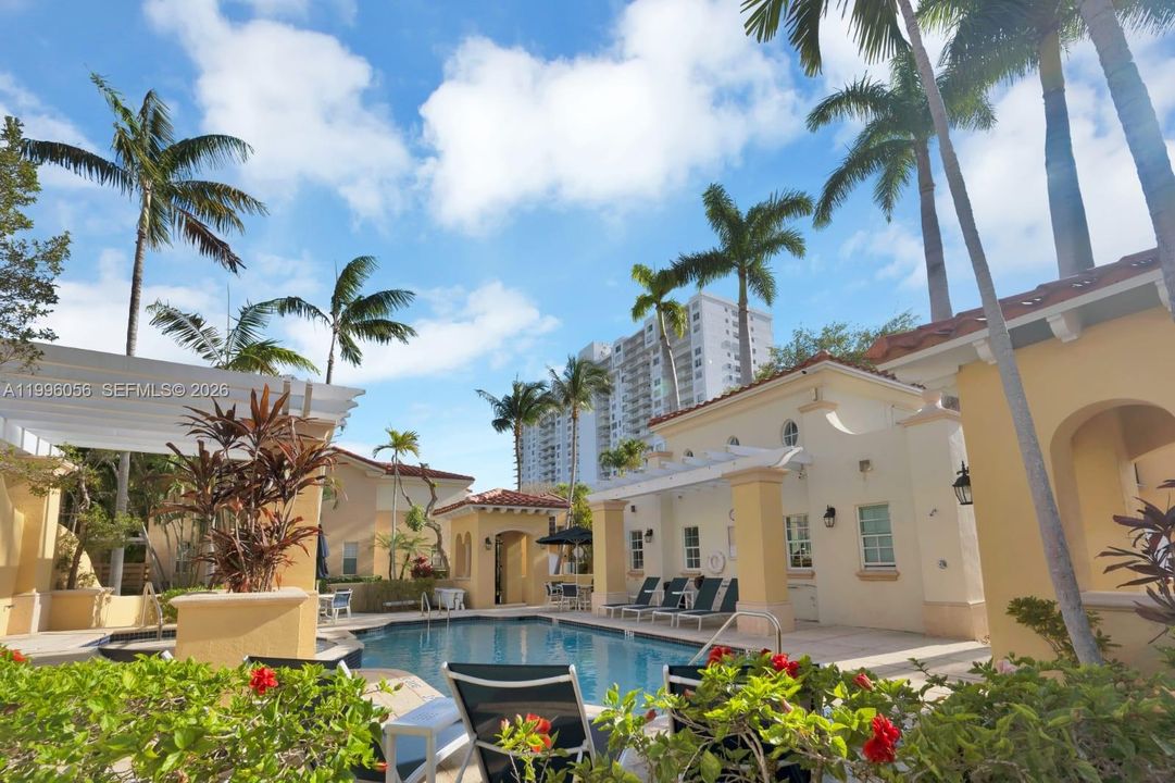 En Venta: $945,000 (3 camas, 2 baños, 2020 Pies cuadrados)
