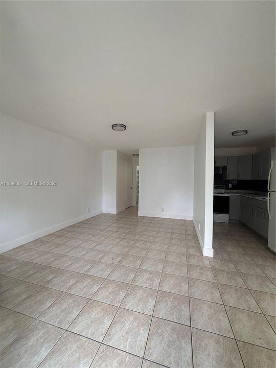 Active With Contract: $1,600 (1 beds, 1 baths, 2899 Square Feet)
