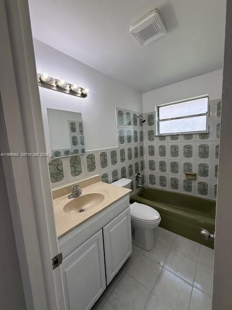 Active With Contract: $1,600 (1 beds, 1 baths, 2899 Square Feet)