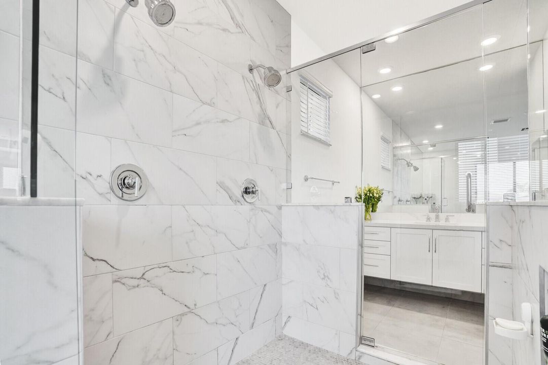 his & her master shower