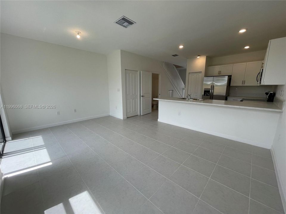 For Rent: $2,400 (3 beds, 2 baths, 0 Square Feet)