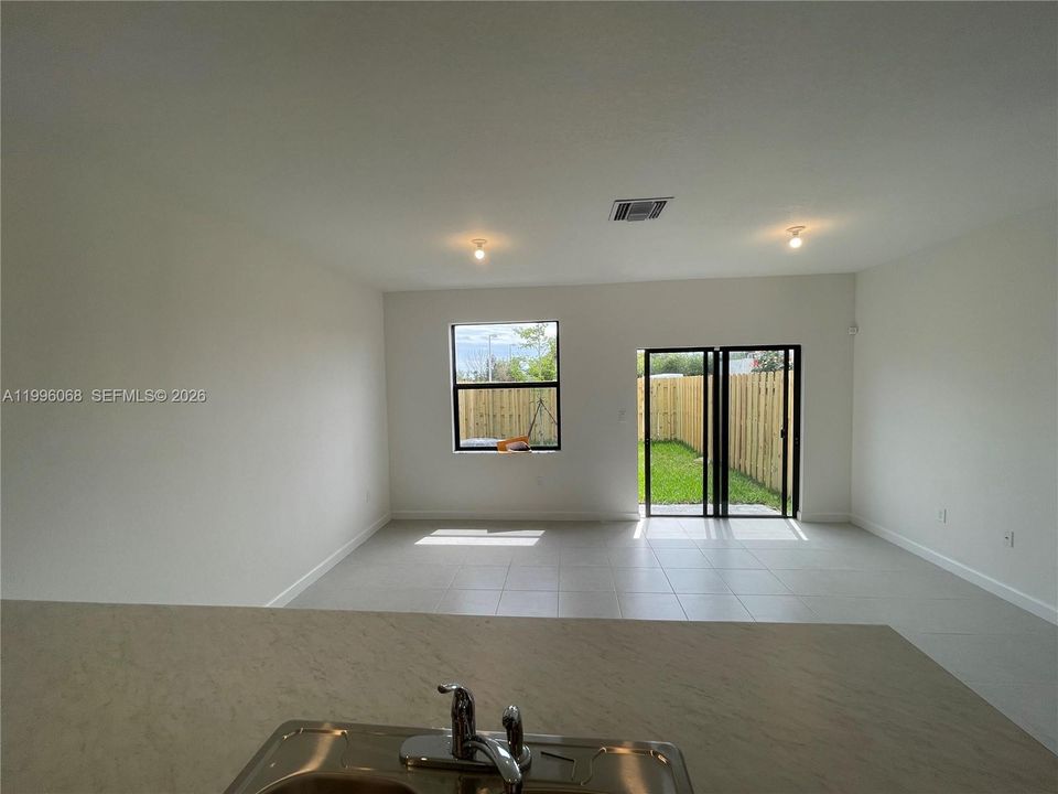 For Rent: $2,400 (3 beds, 2 baths, 0 Square Feet)