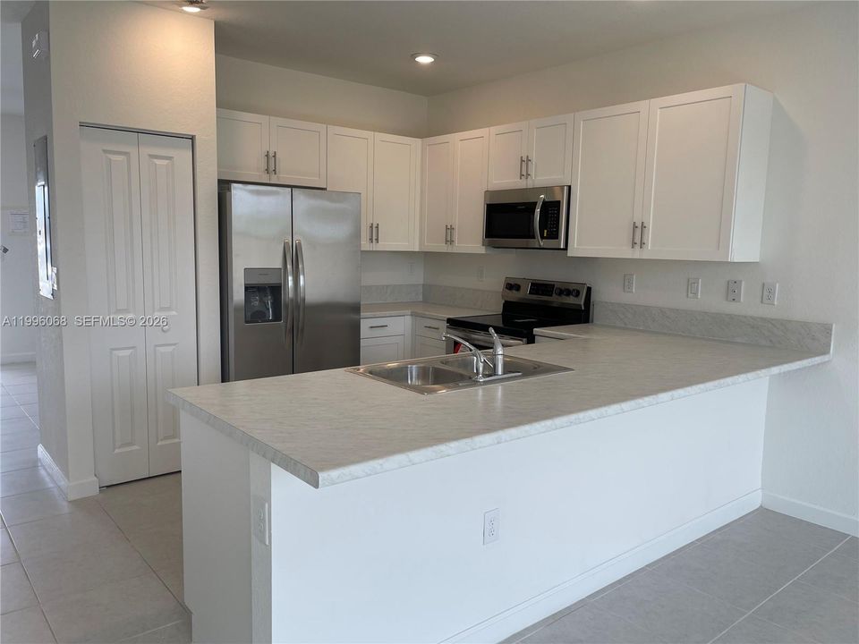 For Rent: $2,400 (3 beds, 2 baths, 0 Square Feet)