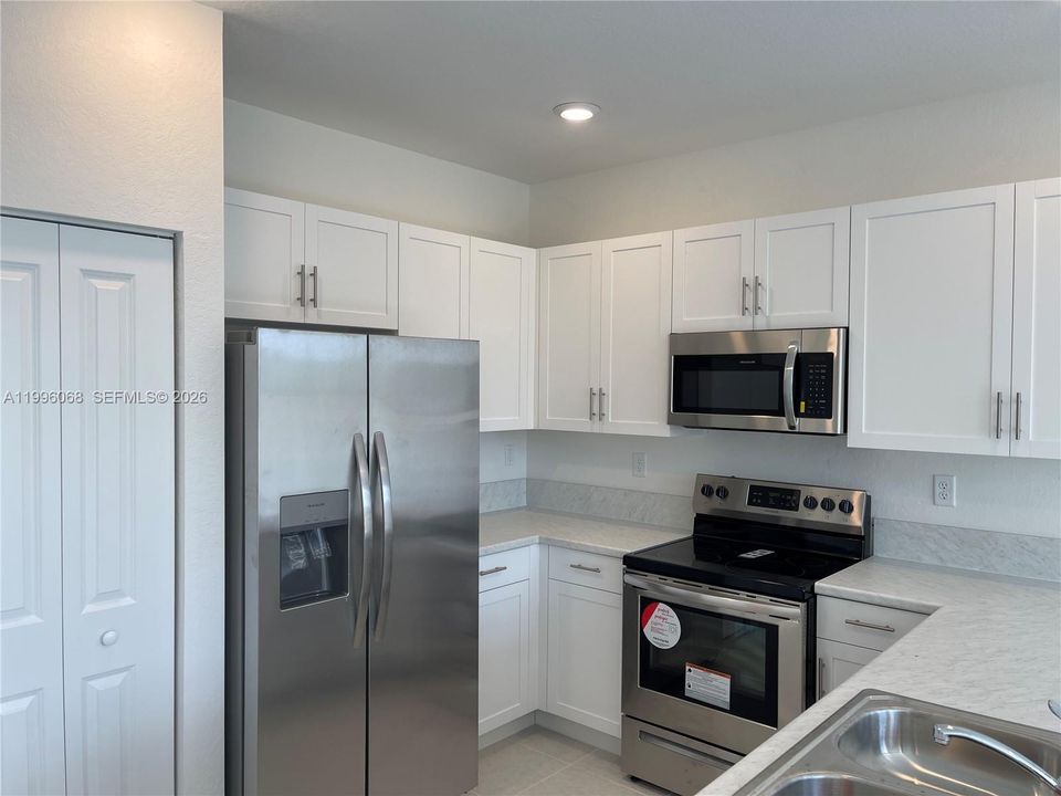 For Rent: $2,400 (3 beds, 2 baths, 0 Square Feet)