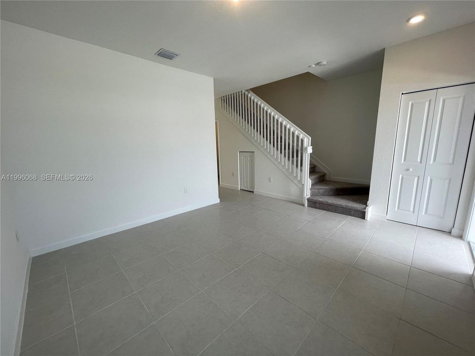 For Rent: $2,400 (3 beds, 2 baths, 0 Square Feet)