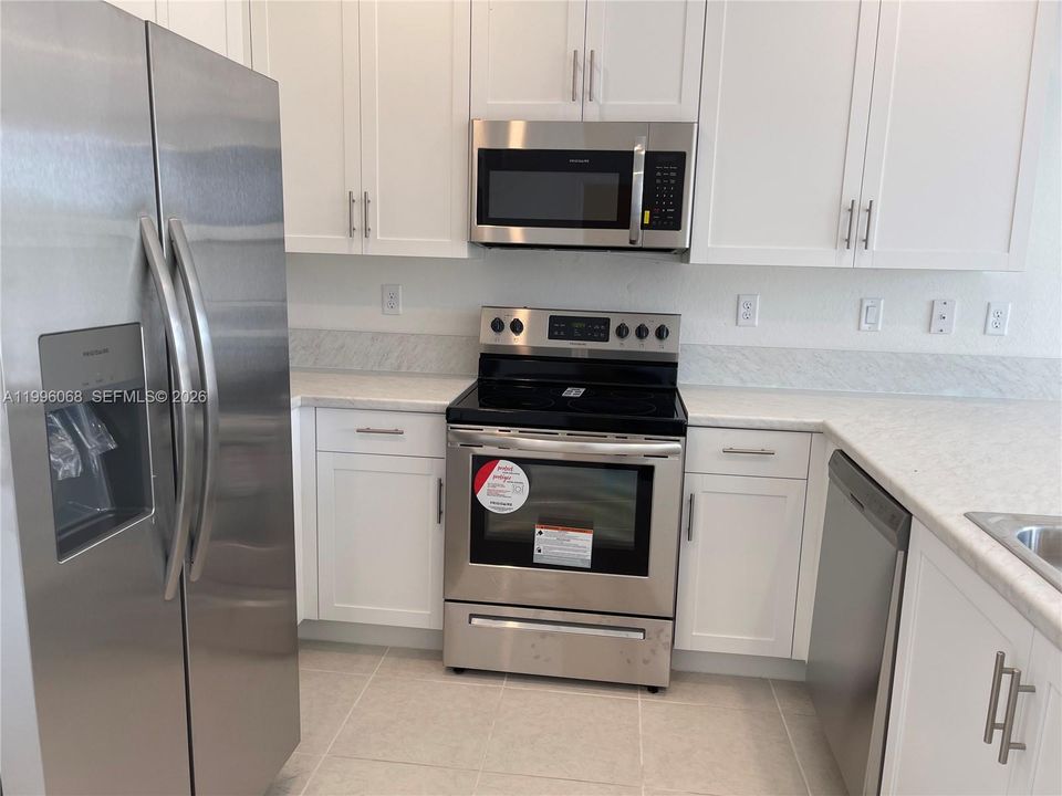 For Rent: $2,400 (3 beds, 2 baths, 0 Square Feet)